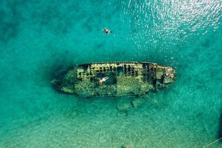 Blue Lagoon, Shipwreck & Šolta cruise with lunch & unlimited drinks from Split