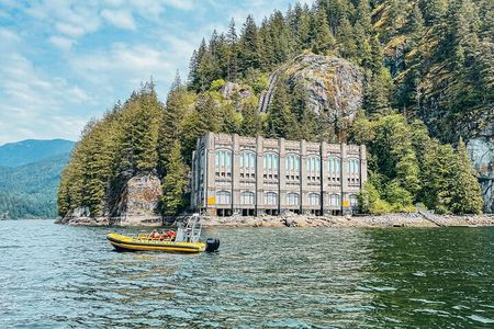 Vancouver Waterfront Sightseeing Tour - City and Waterfall 