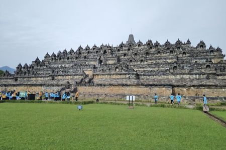 Yogyakarta: Borobudur Top Access & Selogriyo Rice Terrace Tour