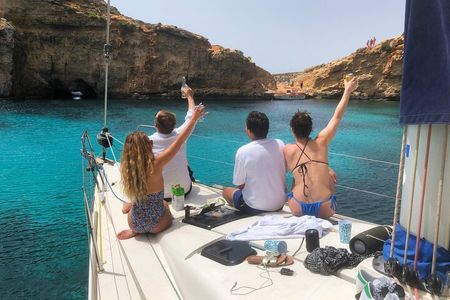 Private Boat Charter to Comino Blue Lagoon