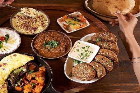 Cairo Walking Tour and Food Experience with Local Guide