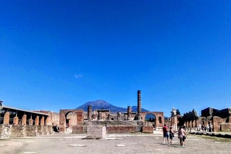 Exploring Pompeii