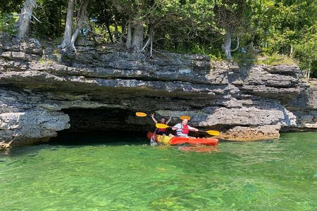 Cave Point Kayak Tour 