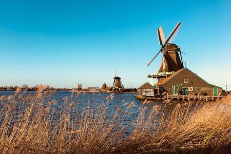 Dreamy Dutch Villages Tour: Giethoorn, Zaanse Schans & More