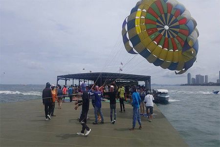 Coral Island speed boa-Parasailing and others activities choice