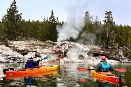 Yellowstone Lake & Hot Springs / 3 Hour Morning or Twilight Tour 
