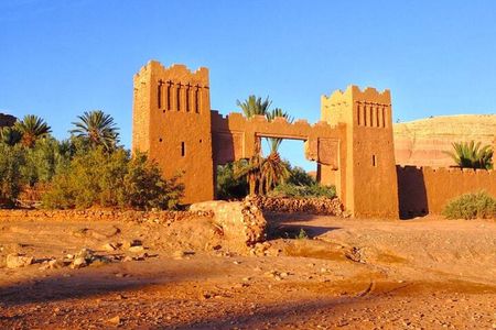 Desert trip from Marrakech to Fes with pickup.