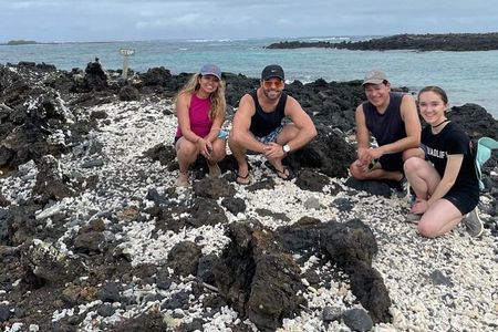 Day Trip to Isabela Island and Tintoreras in Galápagos