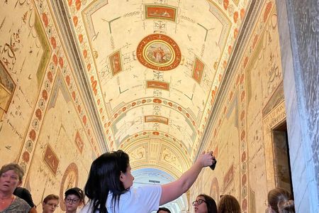 Vatican Museums, Sistine Chapel & St. Peter's Square Guided Tour