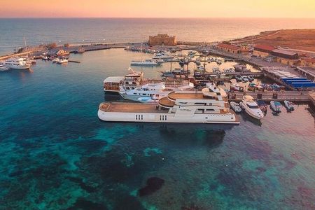 Ocean Vision: Show & Dance Night with buffet, open bar & transfer