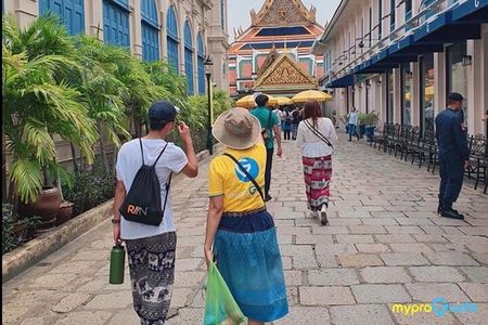 Guided tour in Grand palace & Emerald Buddha by MyProGuide