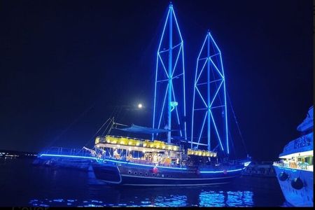 Dinner cruise & show in sharm elsheikh