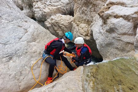 Shared Guided Canyoneering Experience in Snake Canyon of Oman
