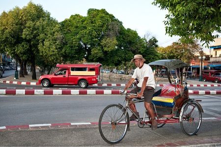 Half Day Private Chiang Mai Trishaw Ride and Mae Ping River Cruise