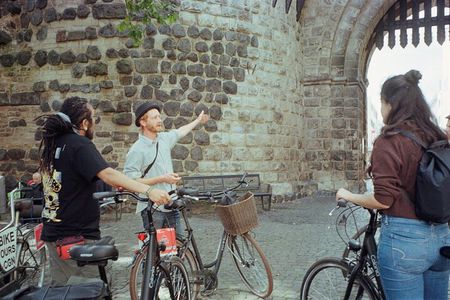 3-Hour Cologne Street Art Bike Tour in Small Group with Guide