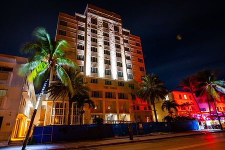 Miami Haunts of South Beach Ghost Tour 
