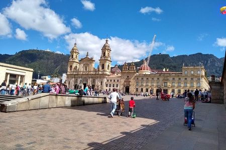 La Candelaria + Monserrate 5-7H Walking Tour Bogotá