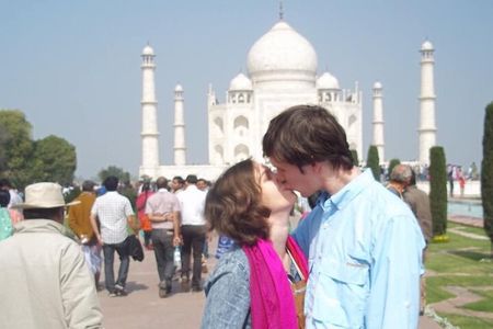 From Delhi: 2-Day Taj Mahal Sunrise Tour with Fatehpur Sikri
