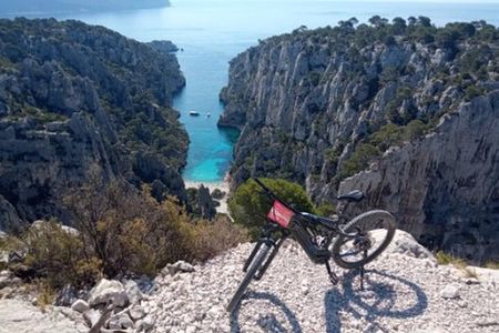 Cassis: Three Calanques Tour by Electric Mountain Bike