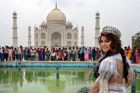 Private Taj Mahal Tour from Delhi by Super-Fast Train 