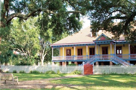 Full-Day Laura Plantation & Airboat Swamp Tour with Pick up