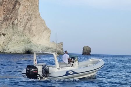 Half Day Private Cruise Tour in Santorini