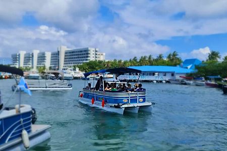 Full Day Private Pontoon Tour Around San Andrés Island