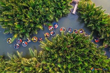 Hoi An basket boat tour with seafood lunch at fishing family 