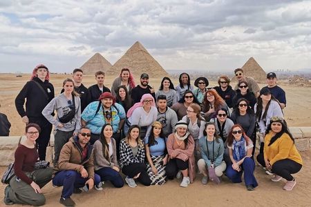 Tour to the Giza pyramids & Egyptian Museum