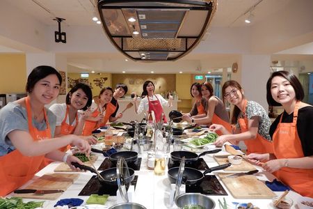Taiwanese Gourmet Cooking Class in Taipei