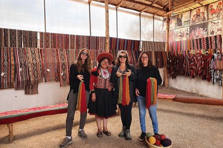 The Textile Workshop Experience (Cusco Region): ANDEAN COLORS