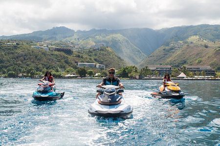 2-hour Jet Ski outing in Puna'auia