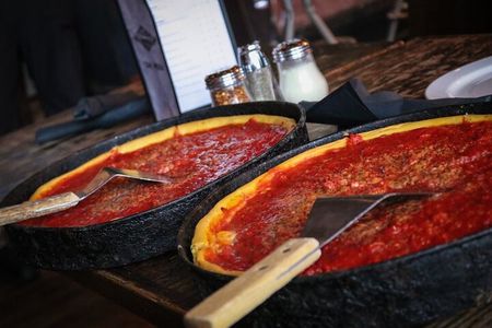 Private Chicago Food Tour with Deep Dish and Beef Sandwich