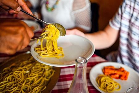 Rome Food Tour in the Historic Centre with 8+ Food Tastings
