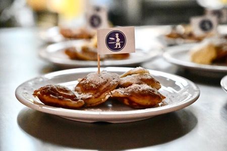 Amsterdam Food Tour of 10+ Local Classic Tastings in Jordaan Area