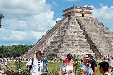 Private Tour in Chichen Itza Official History Guide 