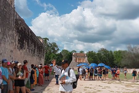 Private Tour in Chichen Itza Official History Guide 