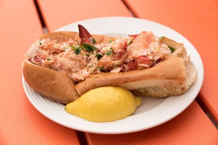 Boston Small-Group Walking Food Tour With Tastings
