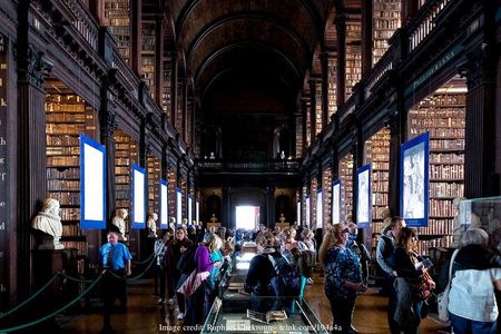 Dublin in a Day Private Tour: Book of Kells & Guinness Storehouse