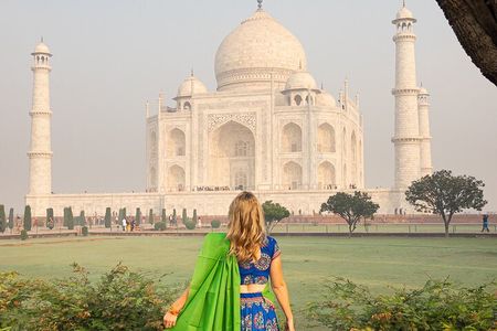 Taj Mahal Sunrise and Agra Fort Tour from Jaipur