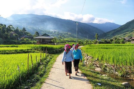 3D2N- Rice Terraces Treks & Easy rider from Sa Pa