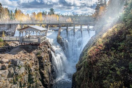 City tour and hiking to the Canyon and Waterfall in the Park