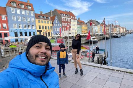 2-Hour Private City Walking Tour with a Canal Tour ticket