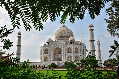 Private Sunrise Taj Mahal & Agra Tour From Delhi by Car