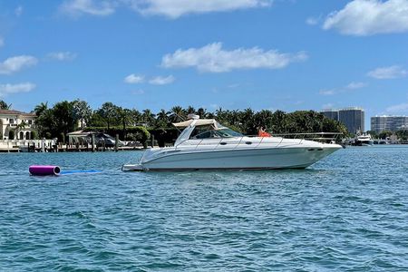 Miami Yacht Party – Discover Secret Spots w/ Captain & Drinks 