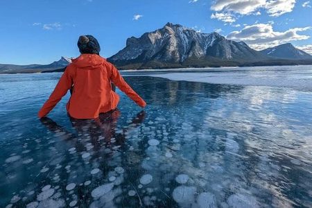 Lake Louise & Snow Fun Day Tour