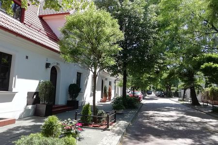 Walking Tour Through Hidden Gems of Warsaw with Hotel Pickup