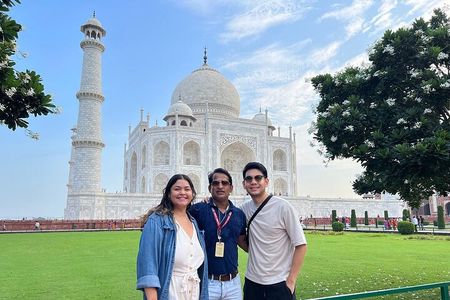 Taj Mahal & Agra Fort Sunrise Tour from Delhi with 5* Breakfast