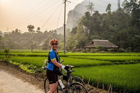 Real Vietnam Countryside Bicycle Tour & Enjoy Sunset On Wood Boat
