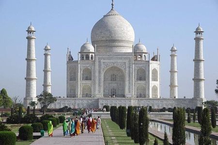 Private Sunrise Taj Mahal Tour from Delhi by AC Car-All Inclusive